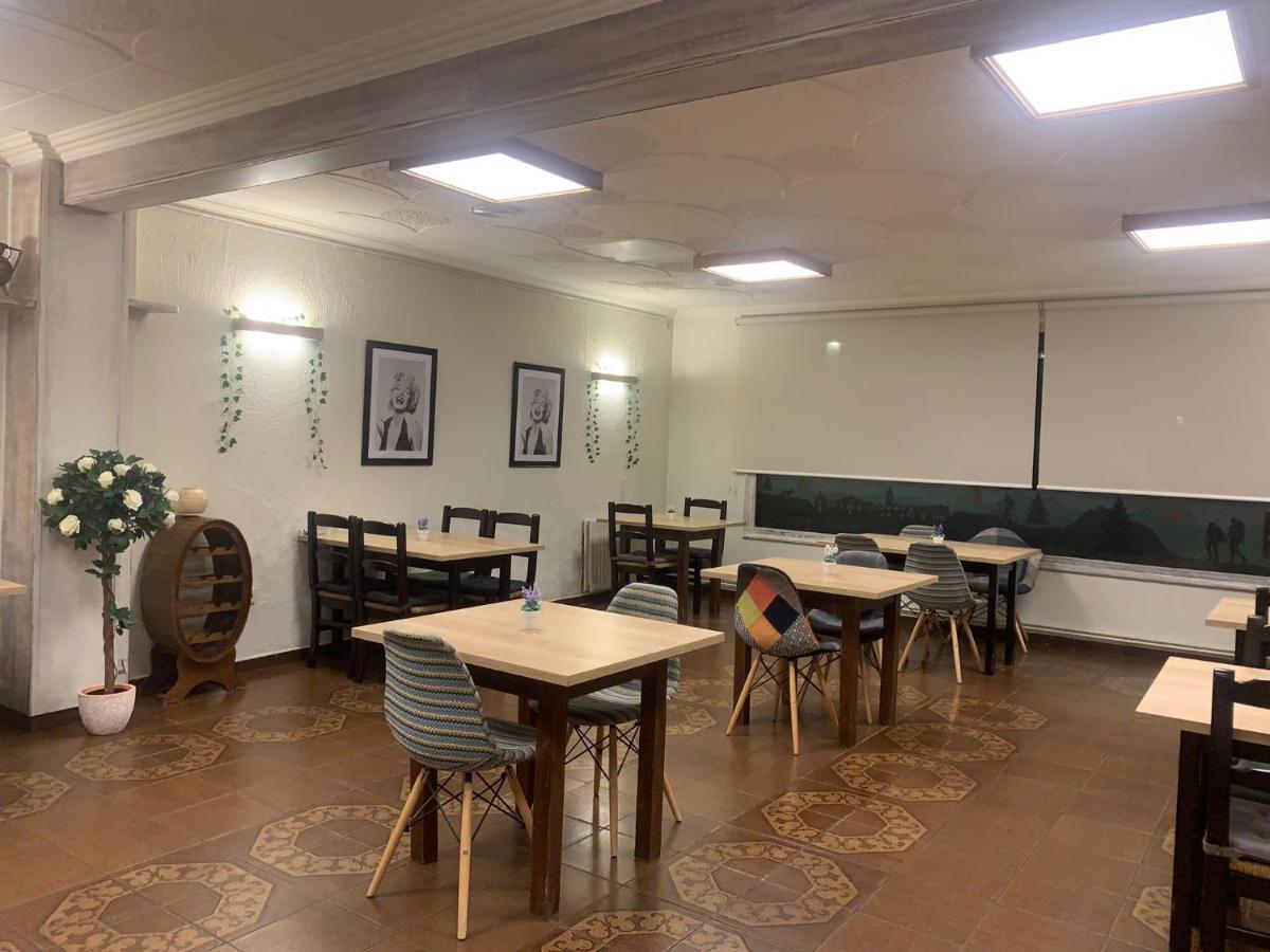 Hostal Torras Sant Hilari Sacalm Eksteriør billede